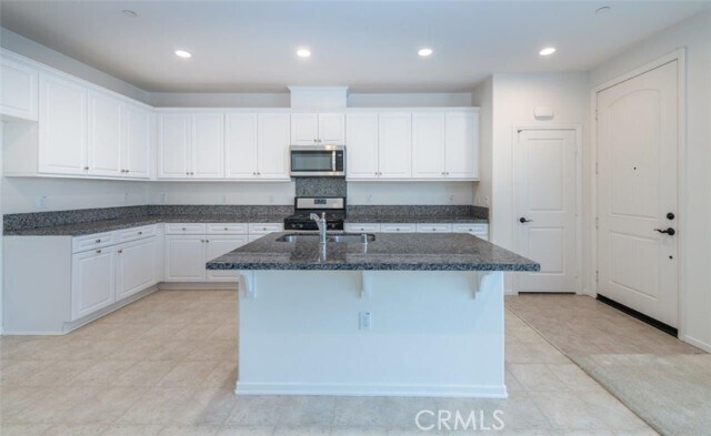 Building Photo - 3257 E Wild Horse Privado