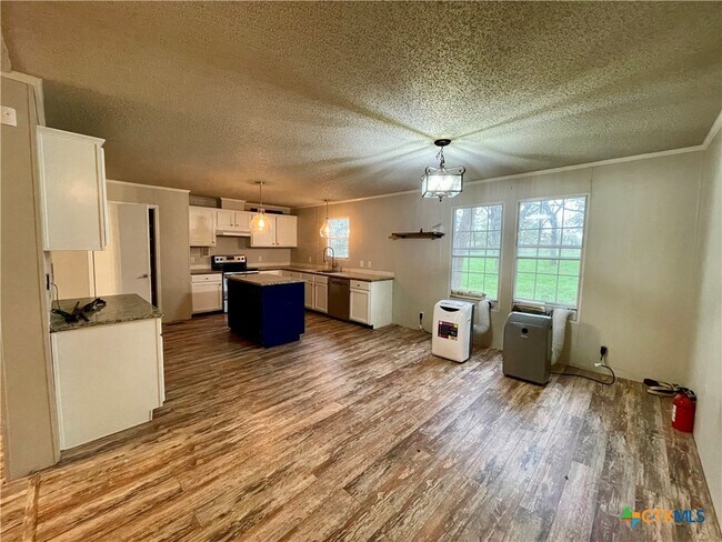 Building Photo - 1592 Rose Ln