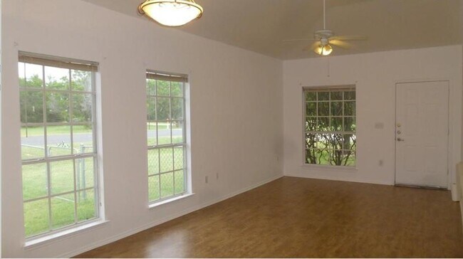 Building Photo - 501 Tablerock Cir