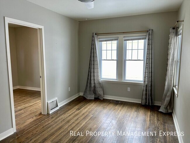 Foto del edificio - Cozy 2 Bedroom 1 Bathroom Home