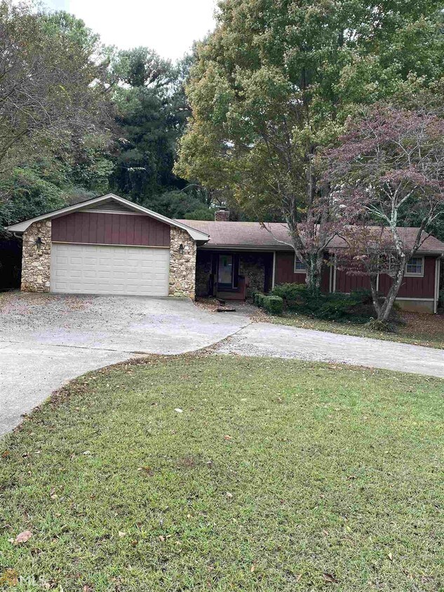 Primary Photo - 1425 Flat Shoals Rd SE