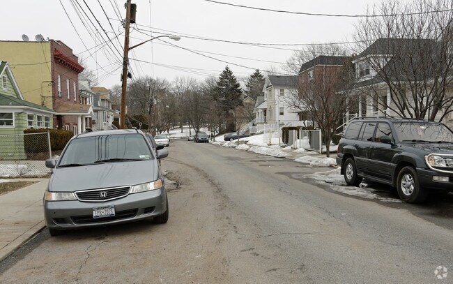 Foto del edificio - 39 Wadsworth Ave
