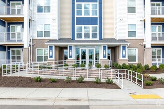 Building Photo - The Ironwood at Waldorf Station