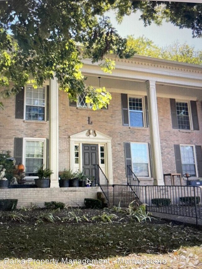 Royal Oaks Apartments for Rent with Washer & Dryer Franklin, TN 1