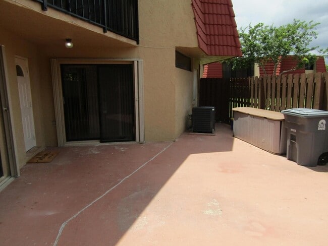 Building Photo - 8345 Trent Ct