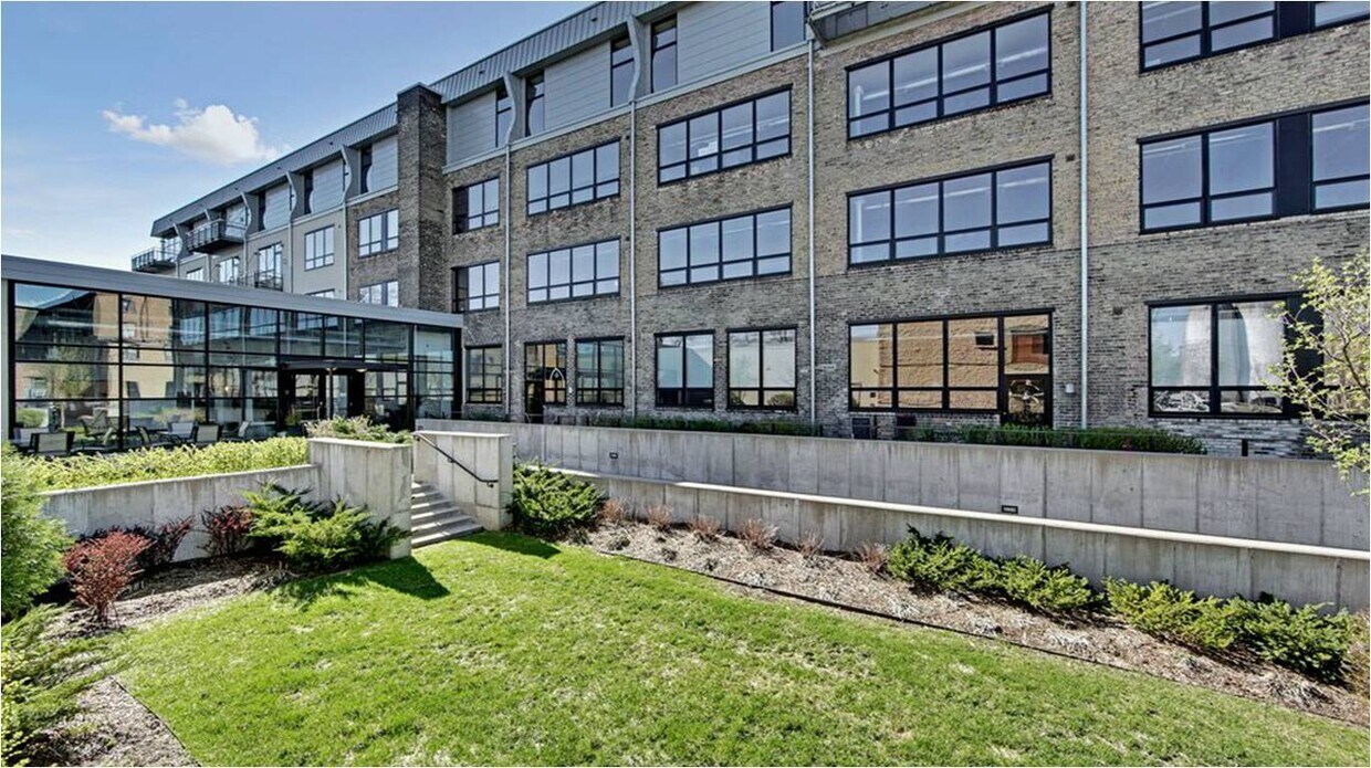 1701 Madison Street NE - 1701 NE Madison St