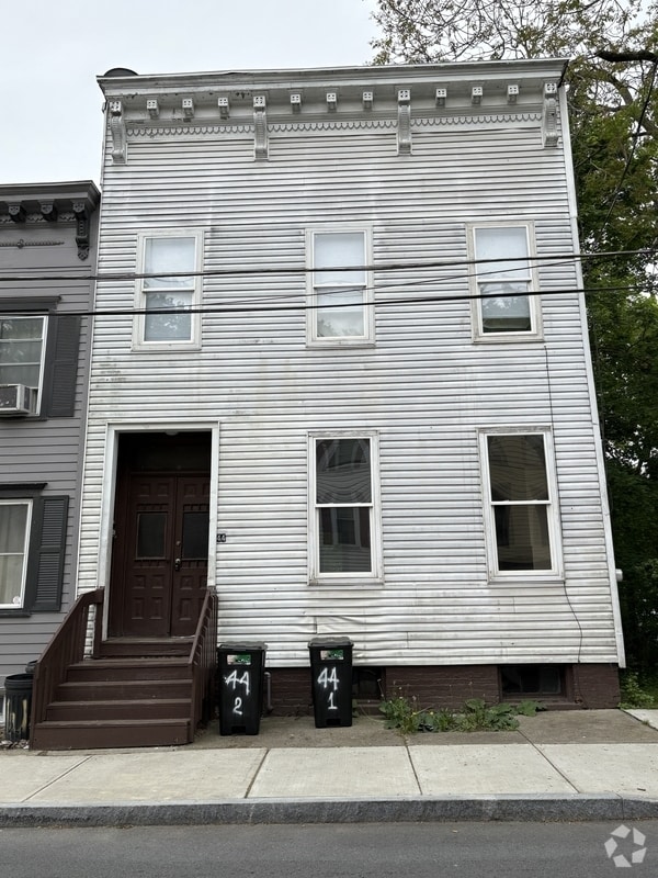 Building Photo - 44 Osborne St