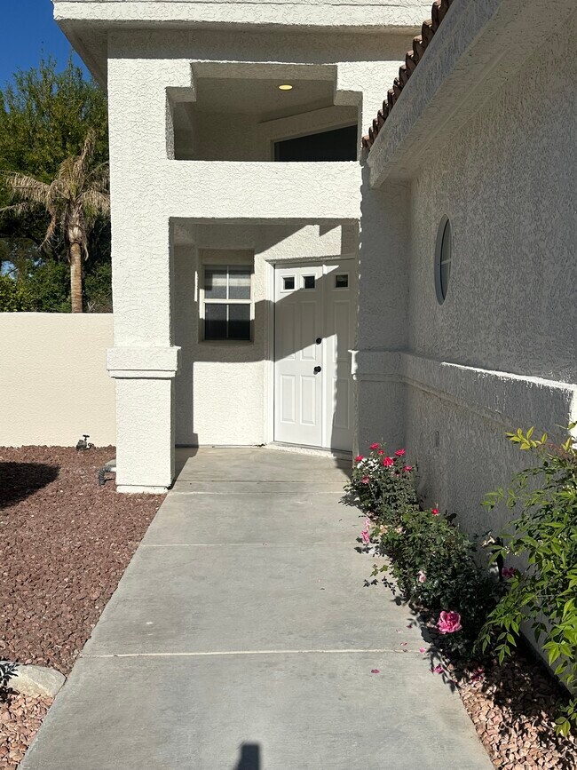 Foto del edificio - 2536 Golden Sands Dr