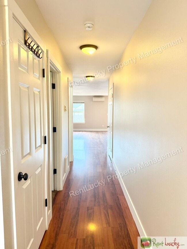 Building Photo - 6826 S J St
