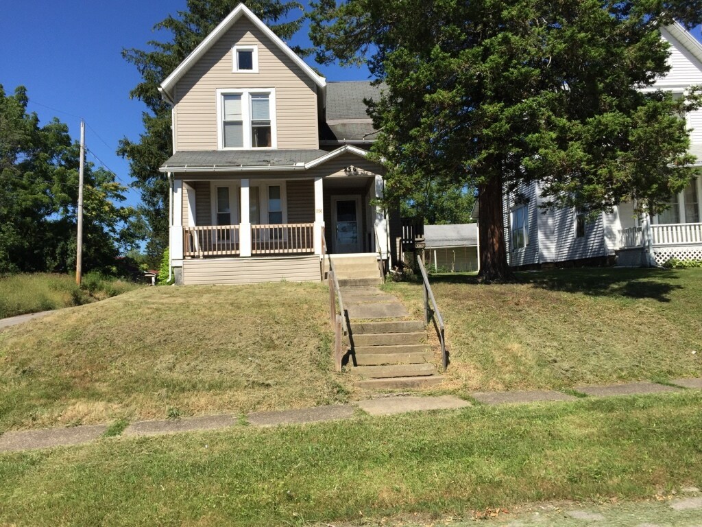 Primary Photo - 256 Hedges St