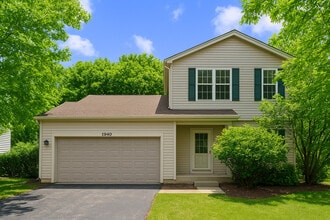 Building Photo - 1940 Somerset Ct