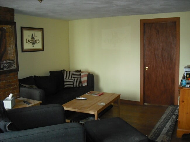 Building Photo - 10 Saint Martin St