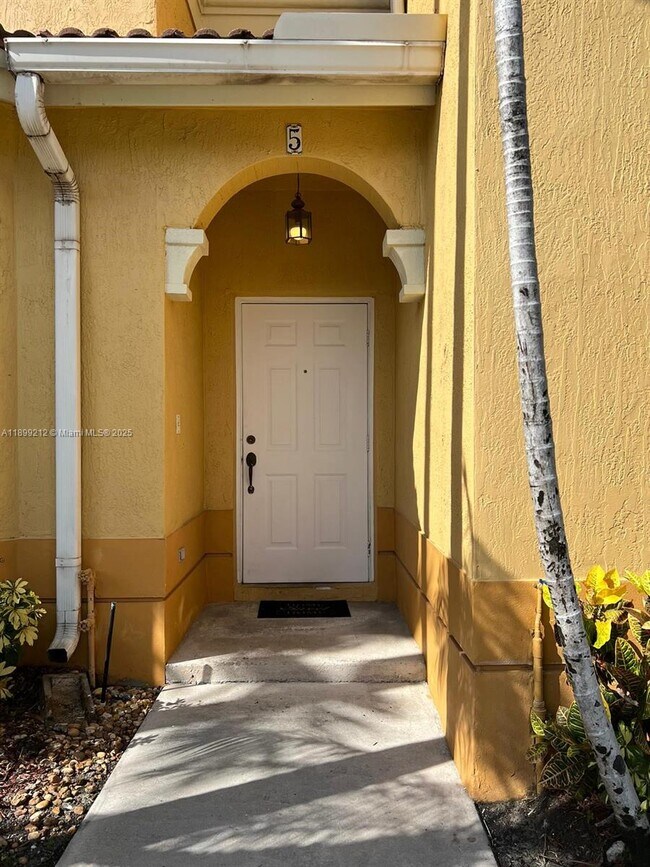 Foto del edificio - 10777 NW 84th Ln