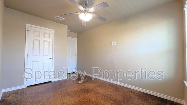 Building Photo - 1008 Kerr Ct