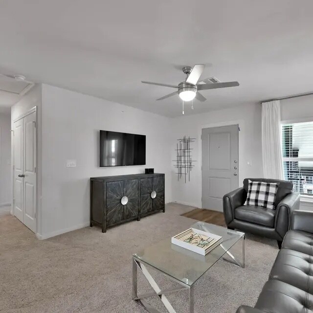 Foto del edificio - Luxury 2-Bed Home | Spacious Interiors!