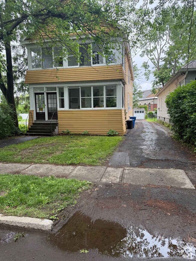 Building Photo - 65 Ten Eyck Ave
