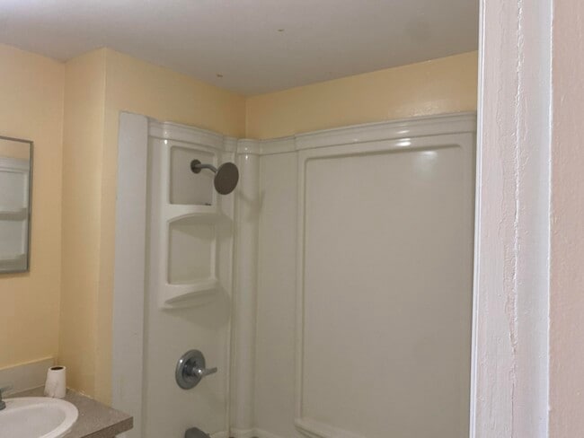 Building Photo - 2320 Sunrise Dr