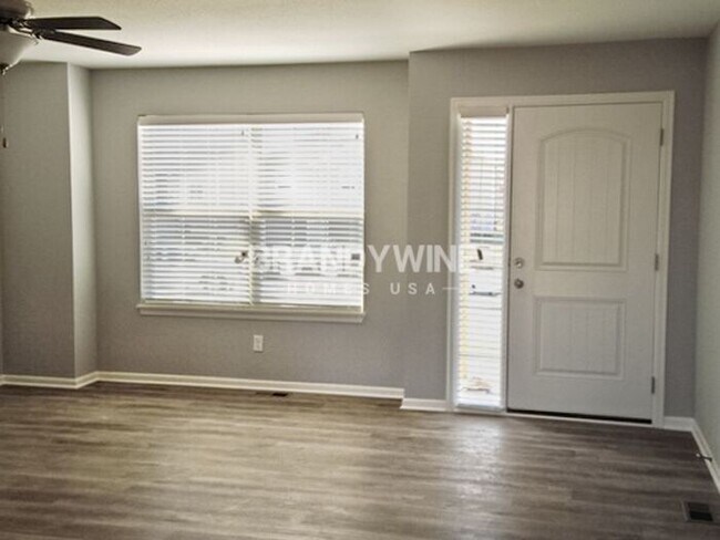 Foto del edificio - AUTUMN RIDGE NEW HOMES FOR LEASE AVAILABLE...