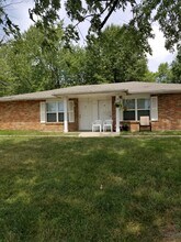 Building Photo - 717 Demaret Dr