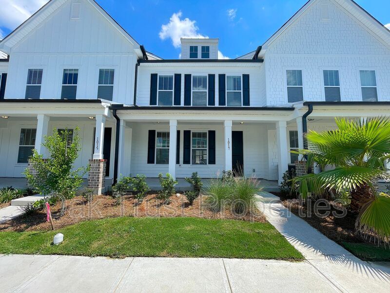 Primary Photo - 1017 Swamp Harrier Ave