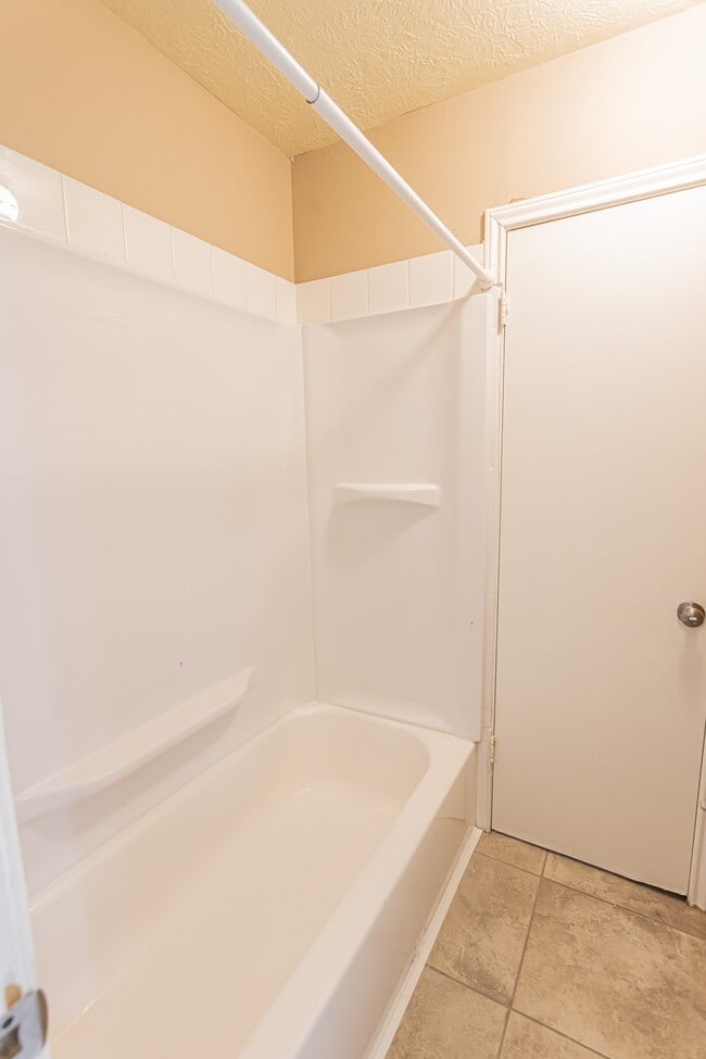 Building Photo - 1907 Country Village Blvd