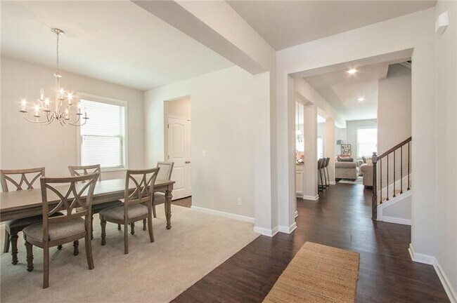Building Photo - 3600 Moon Crest Dr