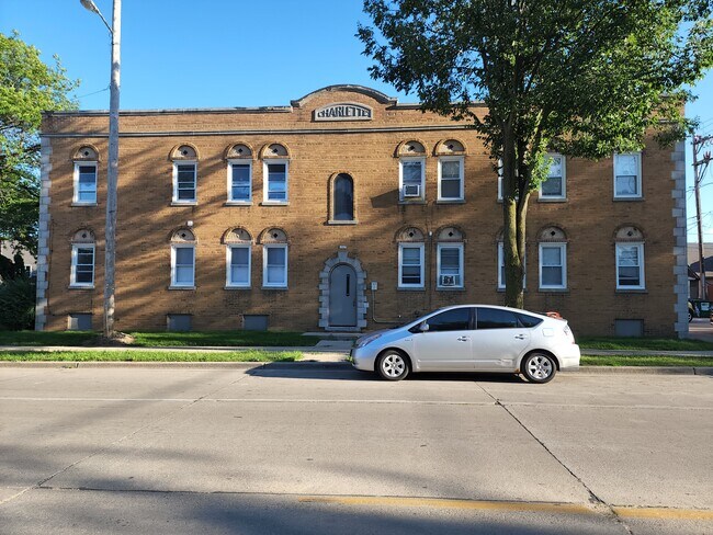 Foto del edificio - 1027 E Center St