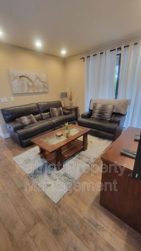 Building Photo - 9708-9708 E Vía Linda