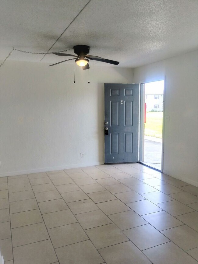 Foto del edificio - 1 Bedroom Apartment in Arlington Square Garden!