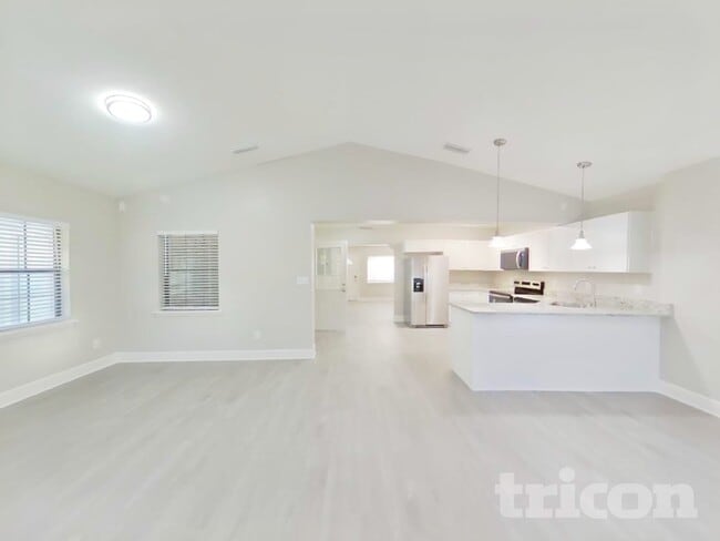 Foto del edificio - 11975 Cornelius St