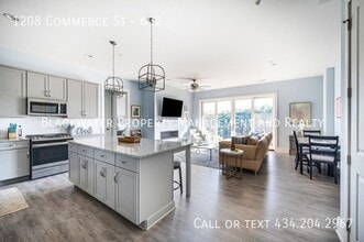 Building Photo - 1208 Commerce St