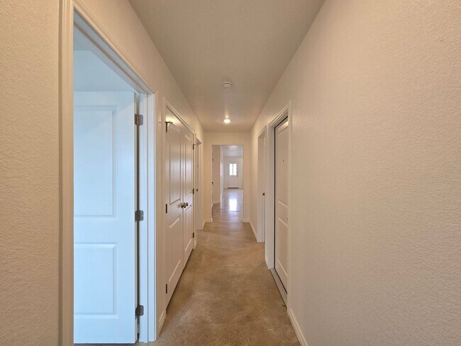 Building Photo - 1246 Lehmann Dr