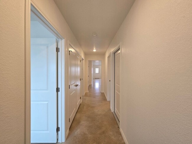 Building Photo - RENT SPECIAL - NEW IN MANAGEMENT - AVAILABLE NOW!