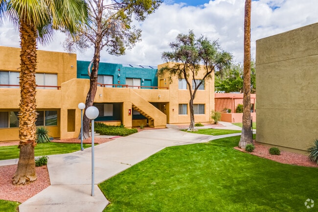 Apartments close to university of Arizona - Zona Verde & Zona Verde East Apartments