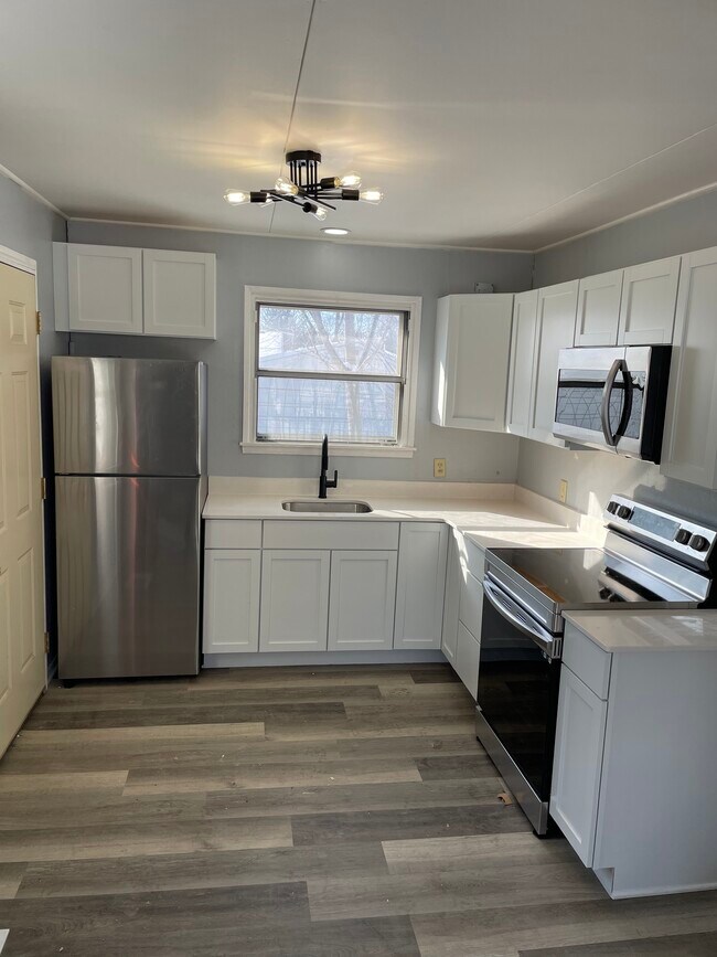 1715 Corning Ave, Waterloo, IA 50701 House Rental in Waterloo, IA