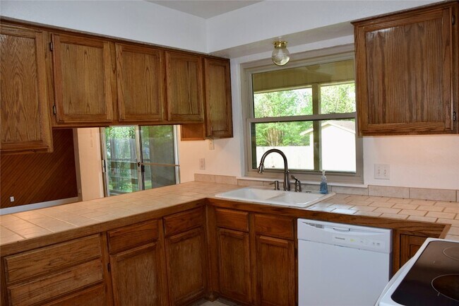 Foto del edificio - 4208 Blossom Trail