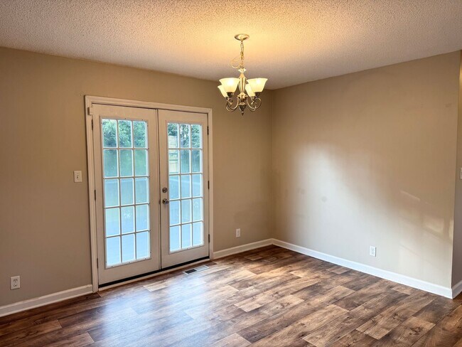 Building Photo - 258 Golden Pond Ave