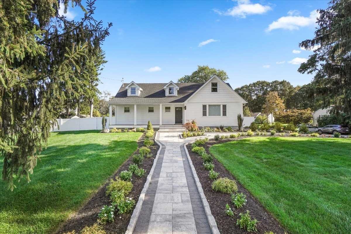 Foto principal - 36 Hasbrouck Dr