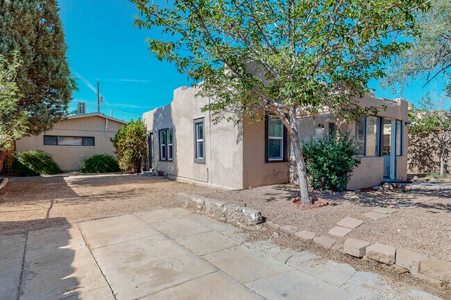 Building Photo - 2124 Eton Ave SE