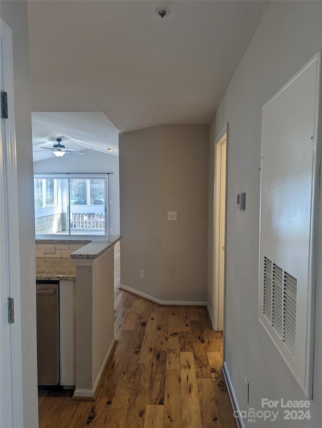 Foto del edificio - 761 Southwest Dr