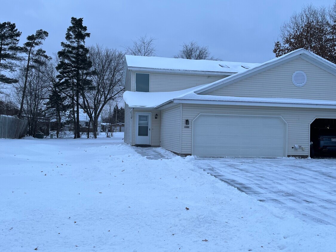 1209 Pine Crest Ave, Mosinee, WI 54455 Townhome Rentals in Mosinee WI