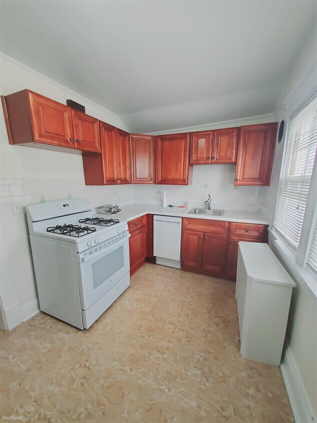 Primary Photo - 1 br, 1 bath Condo - 87 Colonial Rd Apt 2