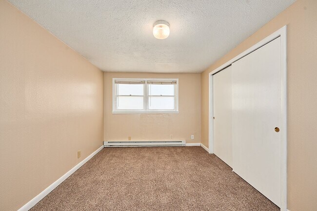 Foto del edificio - Coming Soon: 2 BR unit that includes water, trash, and yard care.