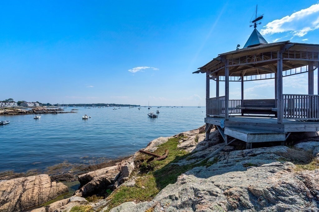 5 Rackliffe St Unit 51/2, Gloucester, MA 01930 Condo for Rent in