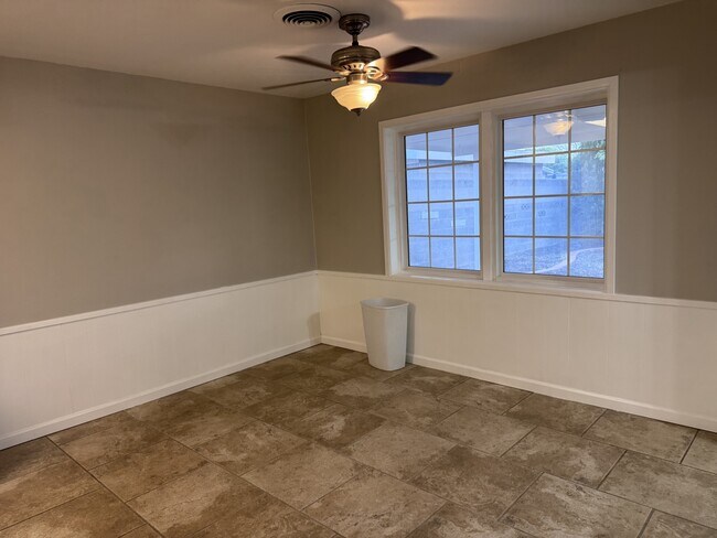 Foto del edificio - 2118 Westbrook Ave