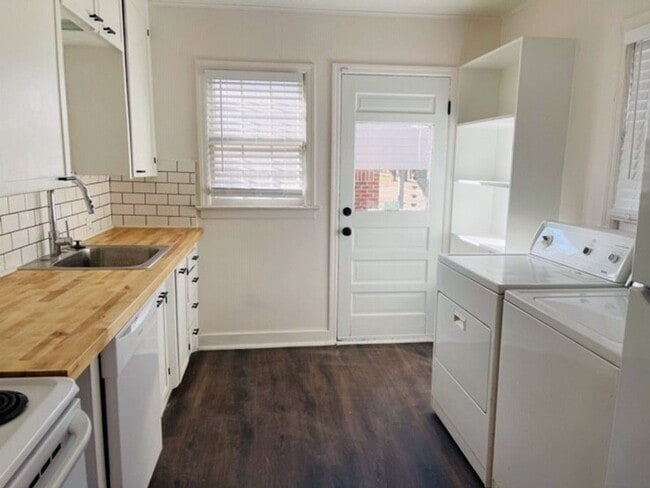 Foto del edificio - Great Location - Must See