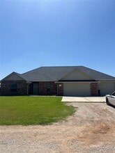Building Photo - 2209 E Grassland Ln