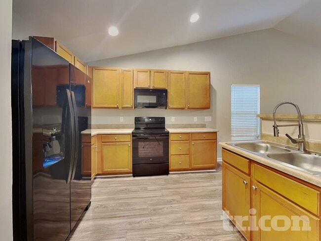 Building Photo - 304 Kendall Dr