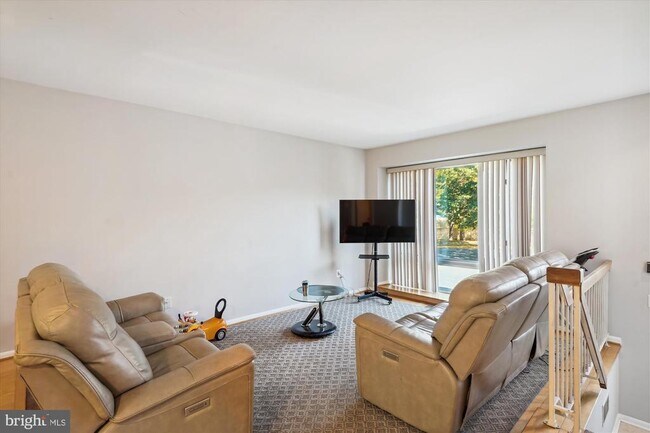 Building Photo - 1405 Templeton Pl