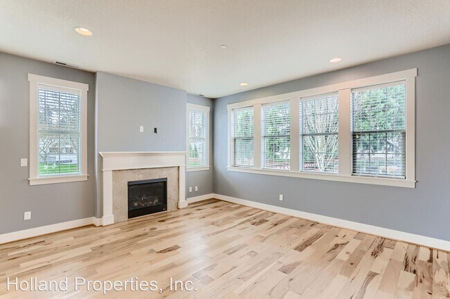 Building Photo - 4 br, 2.5 bath House - 7584 NE Shorter St